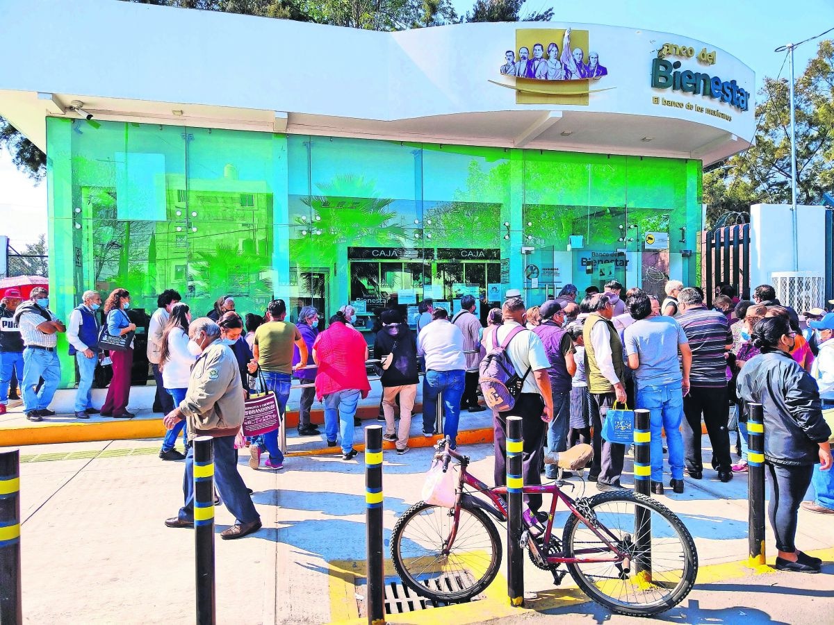 Marina anuncia el cierre de sus centros de acopio habilitados en Acapulco por el paso de 