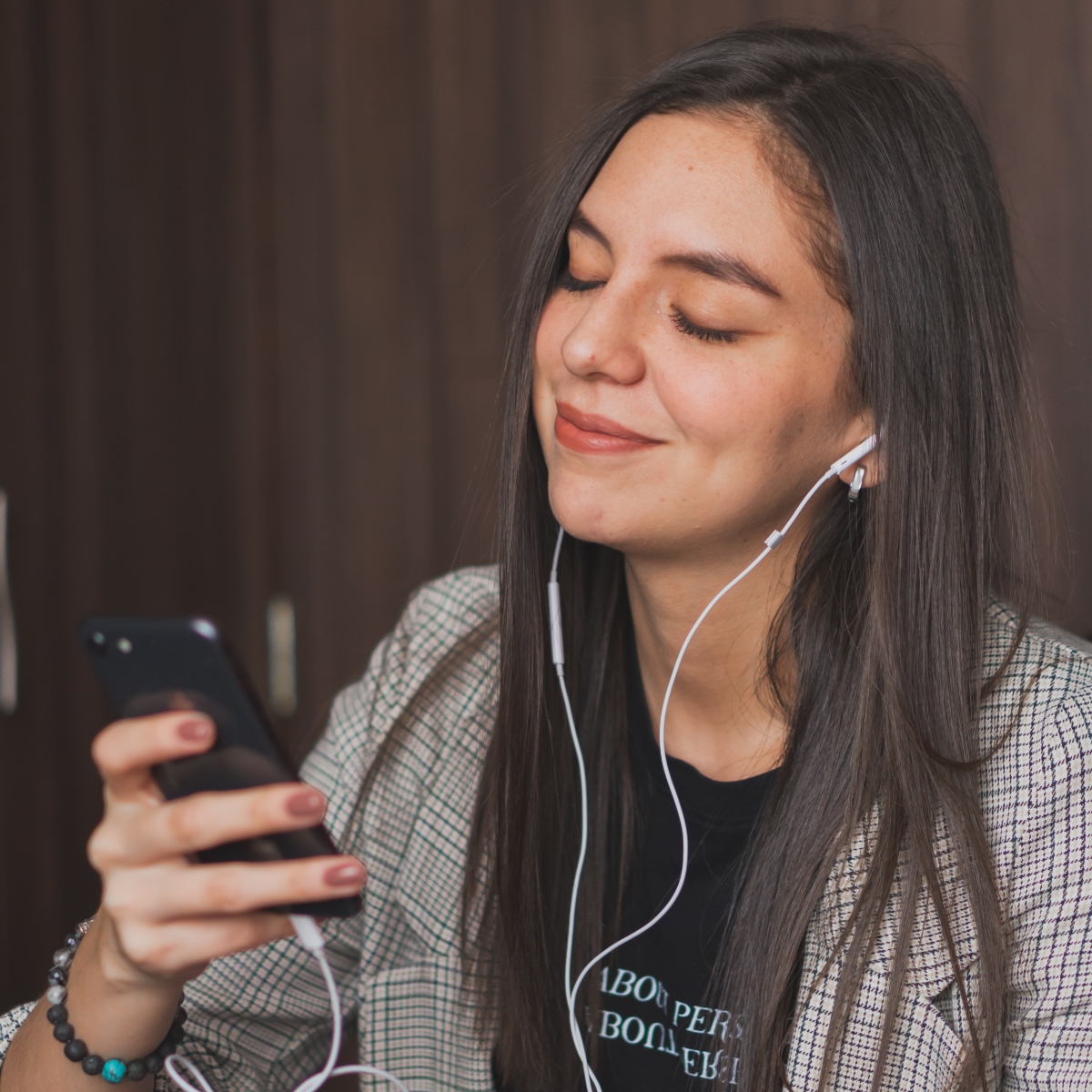 Canciones poderosas para levantar el ánimo en días de bajón