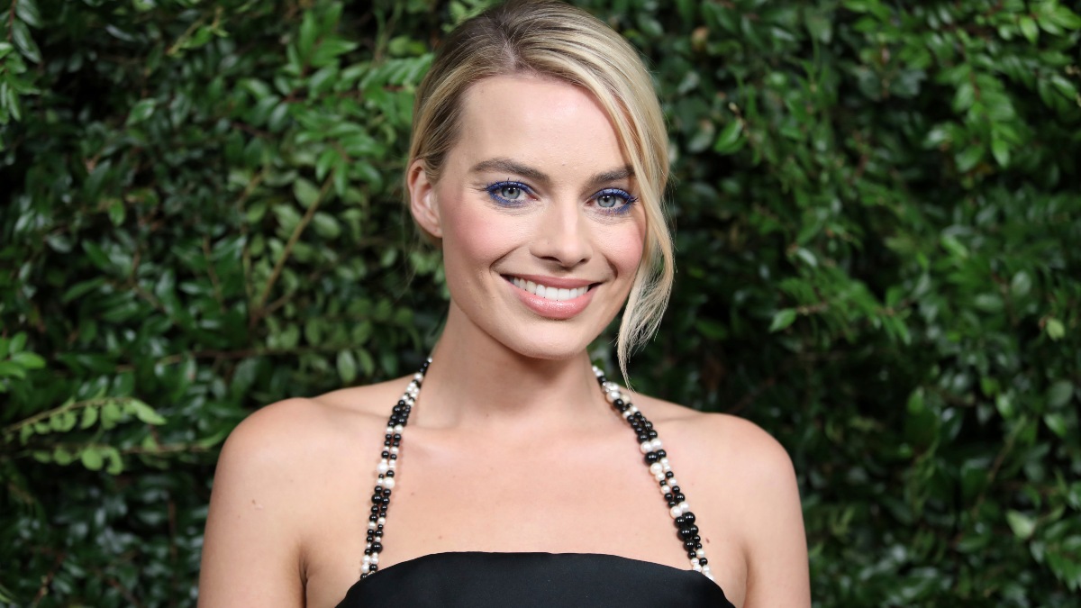 Looks icónicos de Barbie que queremos ver en Margot Robbie