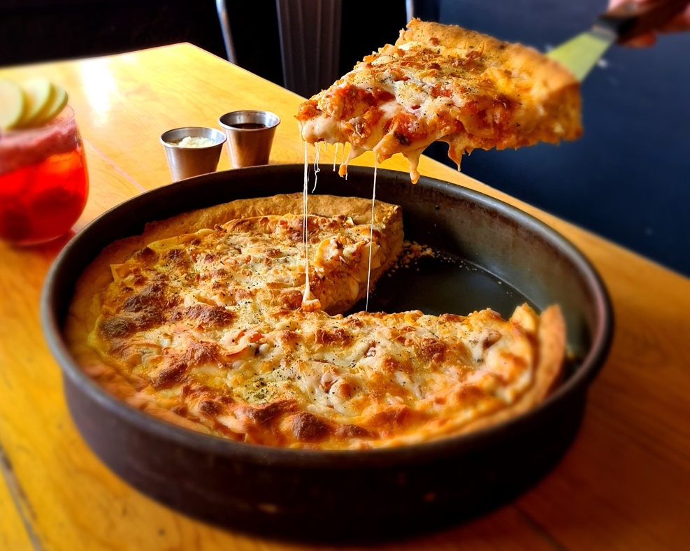 Pizza estilo deep dish