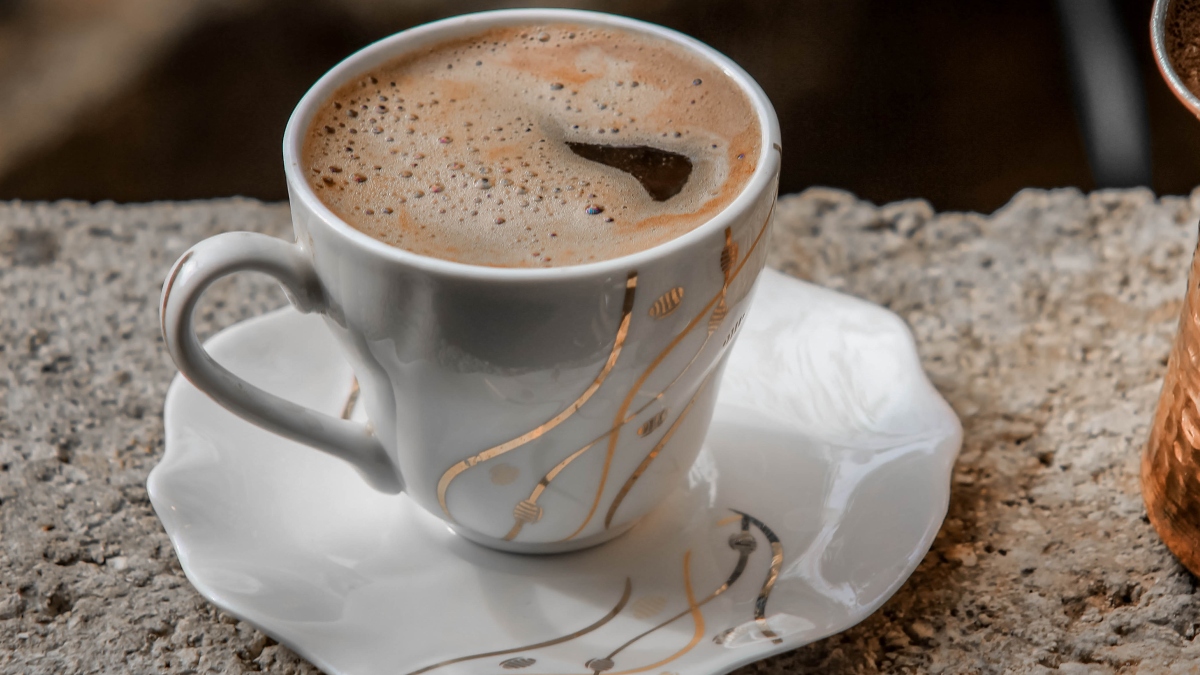 ¿Beber café con azúcar reduce la mortalidad?