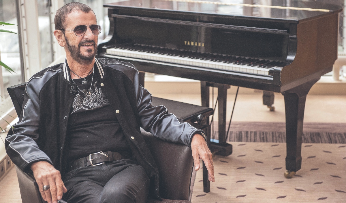 Ringo Starr vuelve a dar positivo a Covid-19 y cancela tour