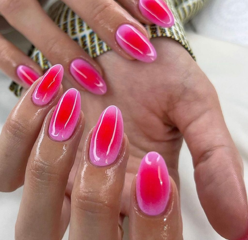 'aura nails'