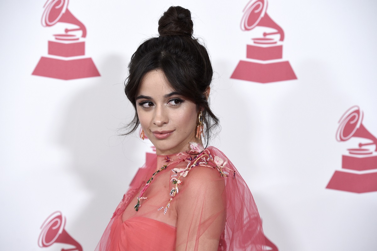 Camila Cabello lleva el tinte de pelo que está en tendencia