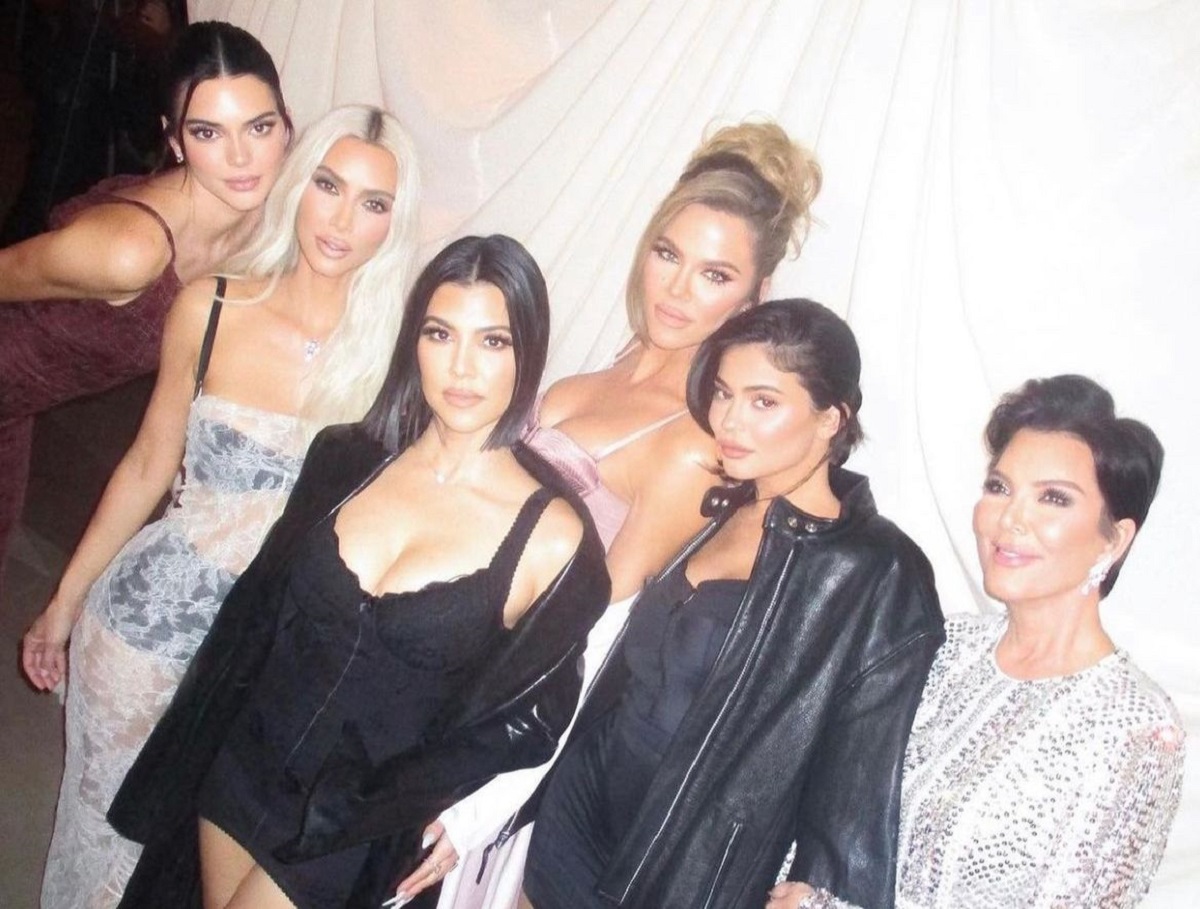 MET Gala 2023, las hermanas Kardashian-Jenner arriban a la fiesta