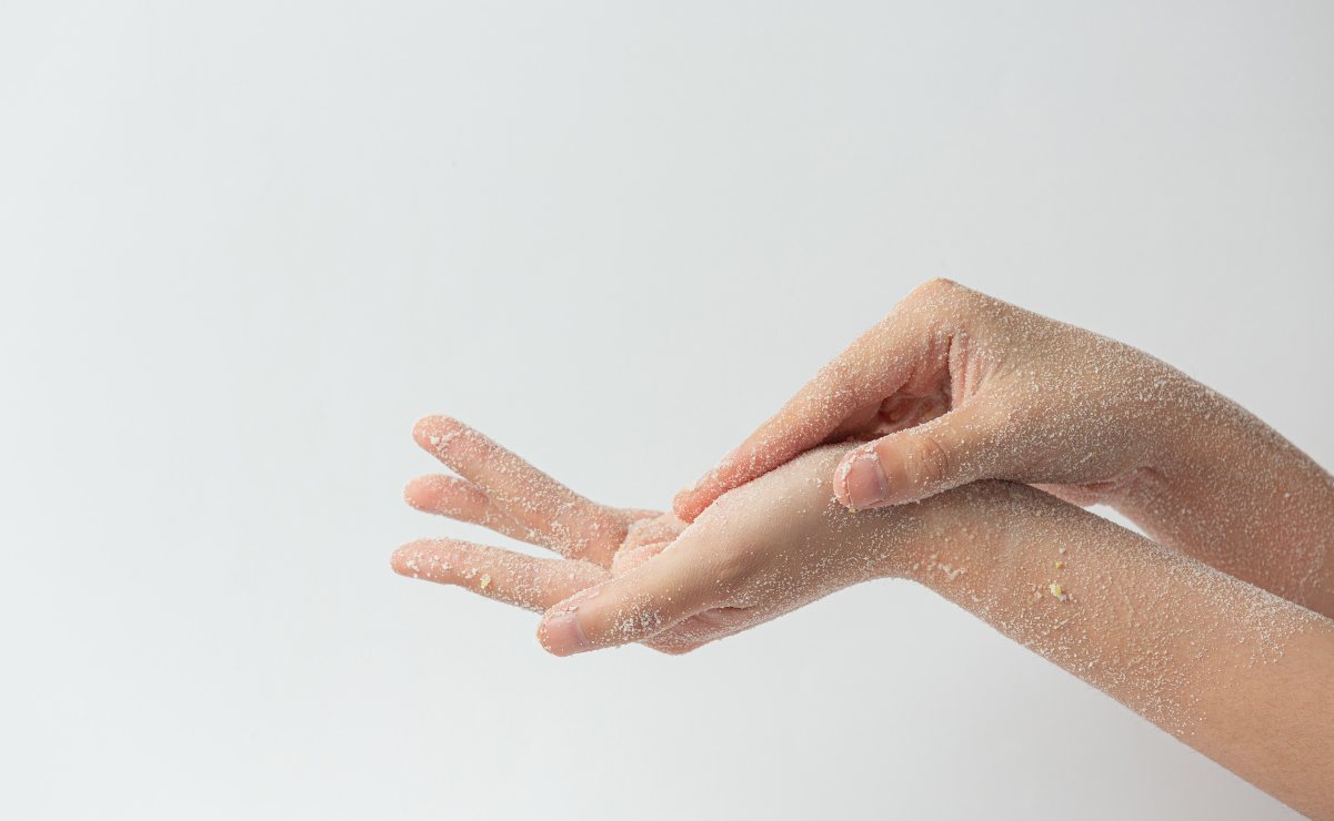 ¿Sabías que hay 2 tipos de piel en tus manos? Tips para cuidarlas