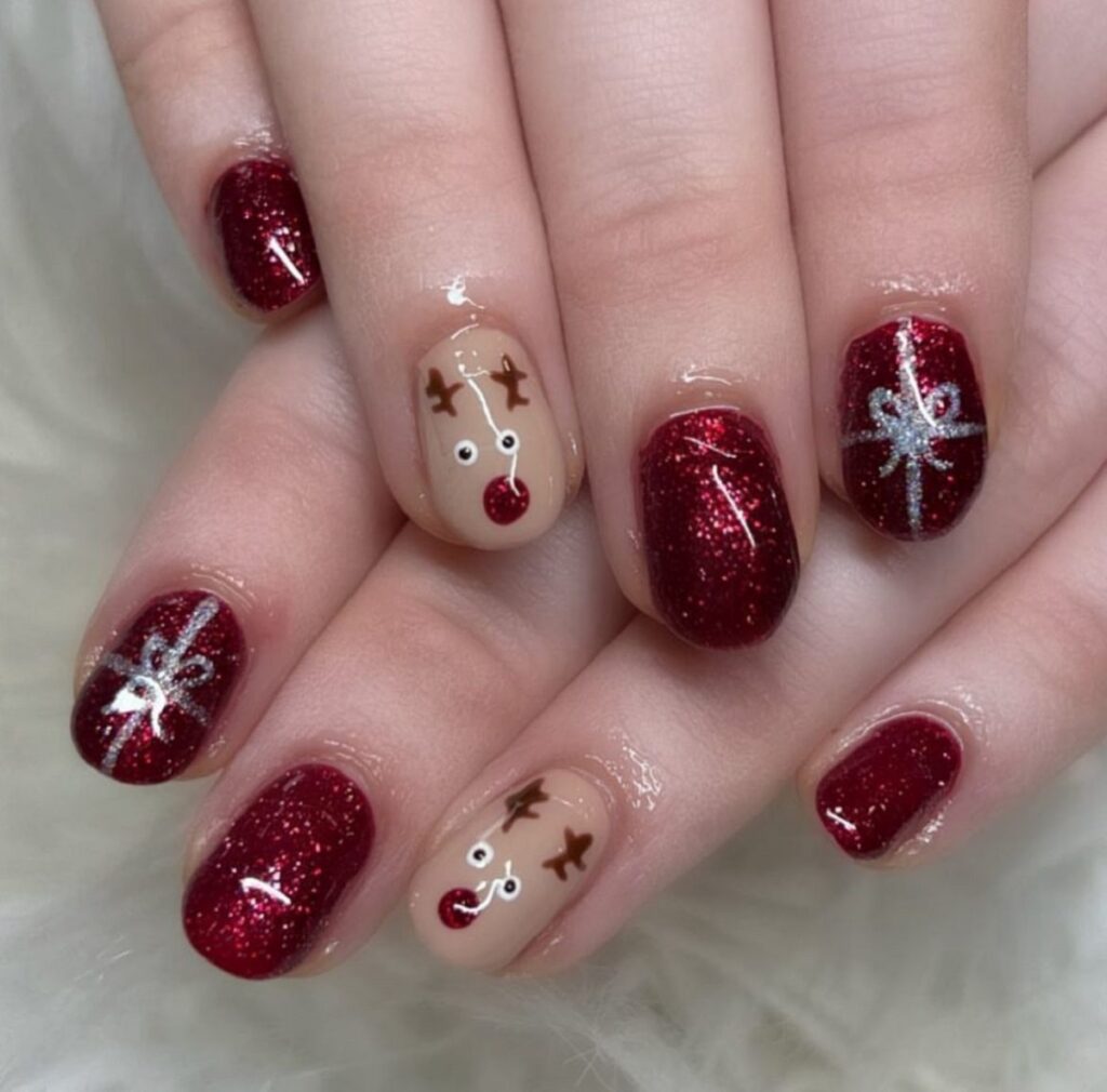 Diseños de uñas de Navidad para presumir la manicura más linda