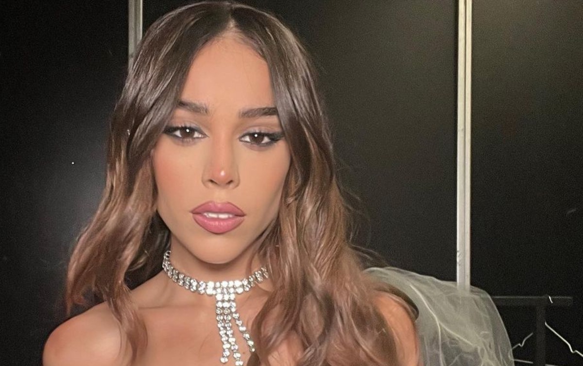 Danna Paola sufre otro incidente en su concierto y así reaccionó