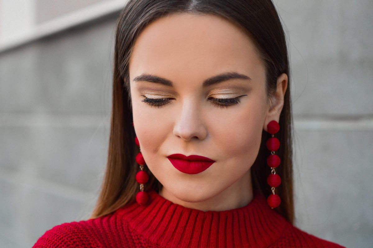 El labial rojo podría ser tu mejor aliado para encontrar el amor. Foto: Pexels