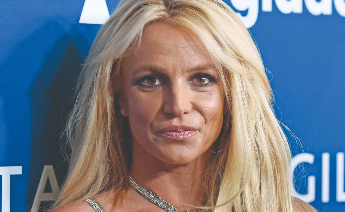 Britney Spears, molesta por fans que mandaron patrullas a su casa