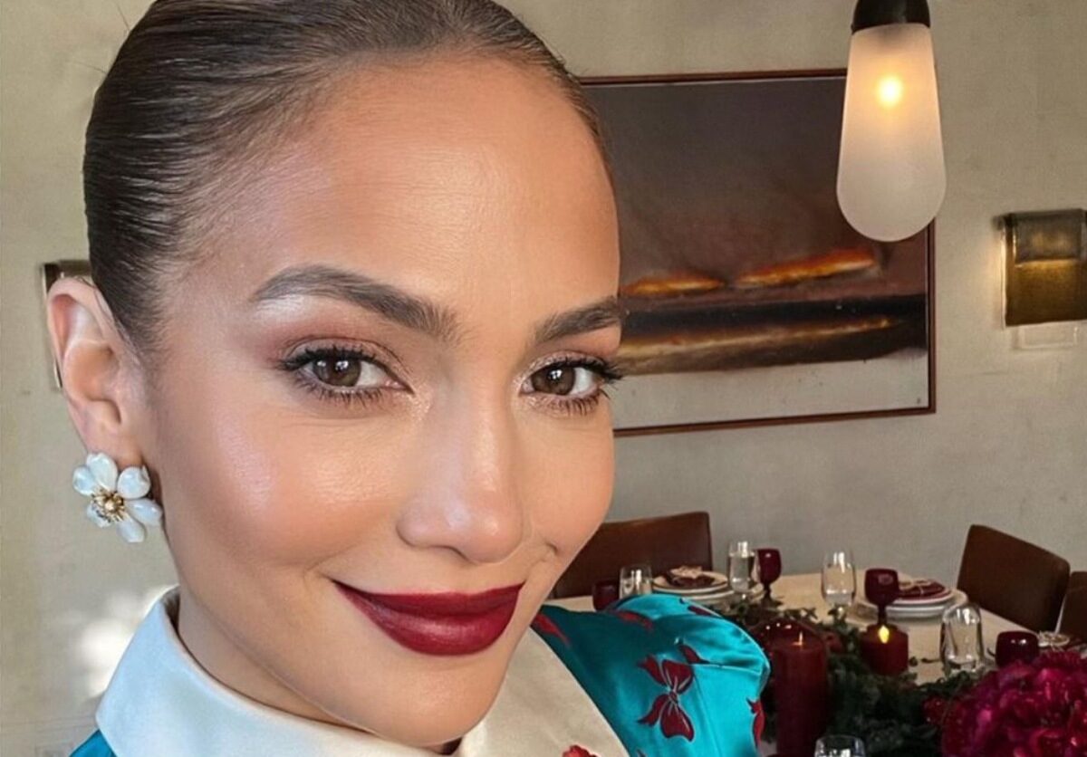 Jennifer Lopez se viste de novia una vez más con impecable look