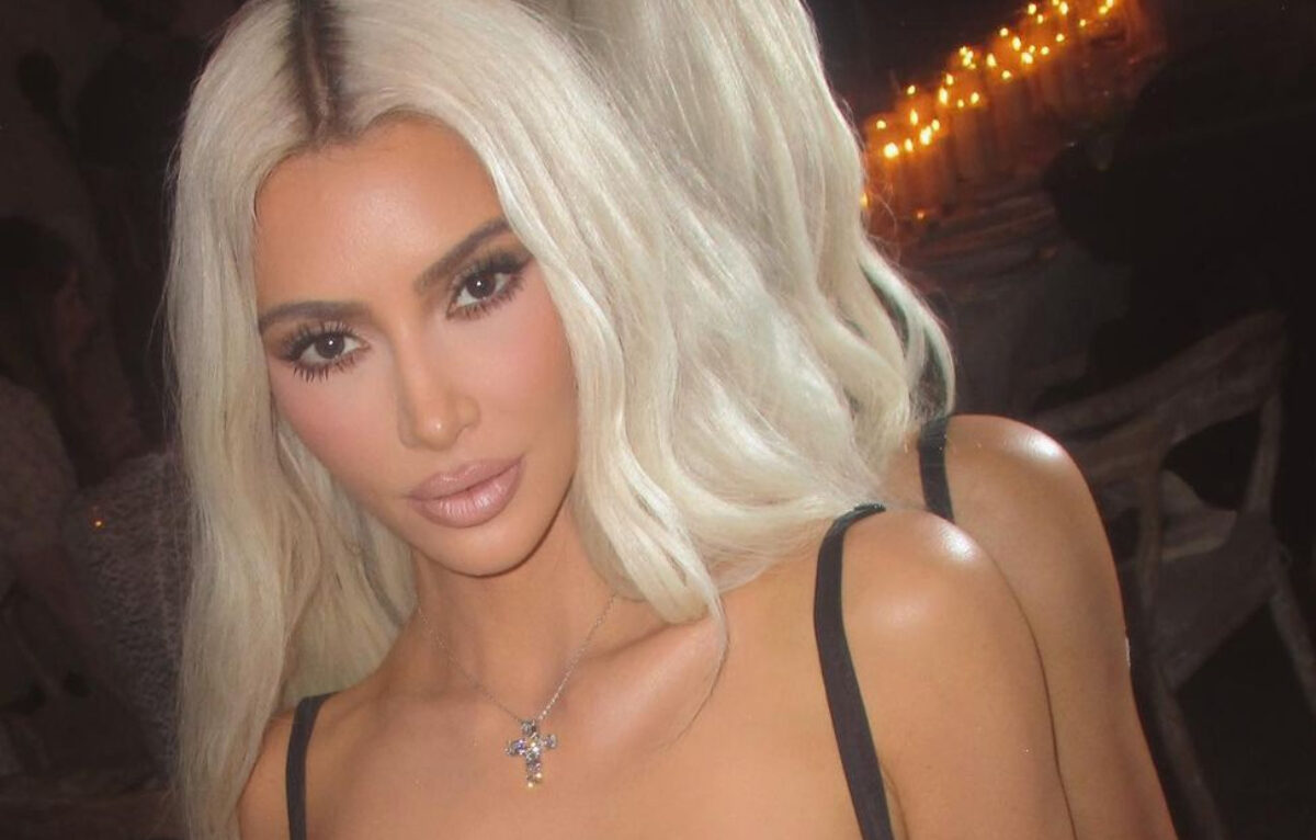 Joven asegura que fajas de Kim Kardashian la salvaron de morir en tiroteo