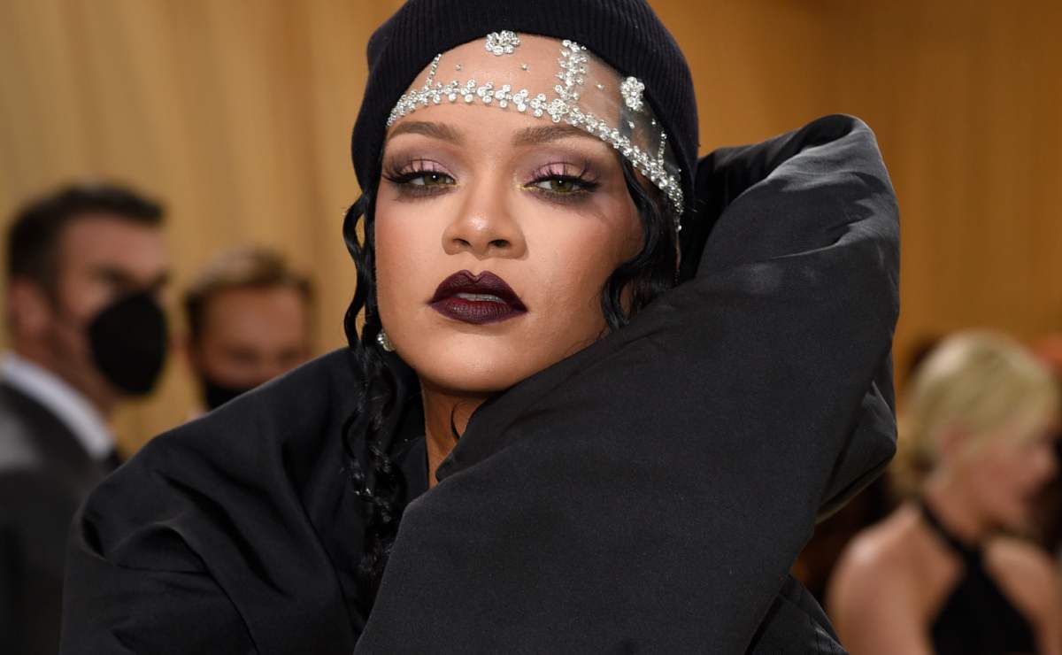 Rihanna responde a los haters tras sesión de fotos con su hijo