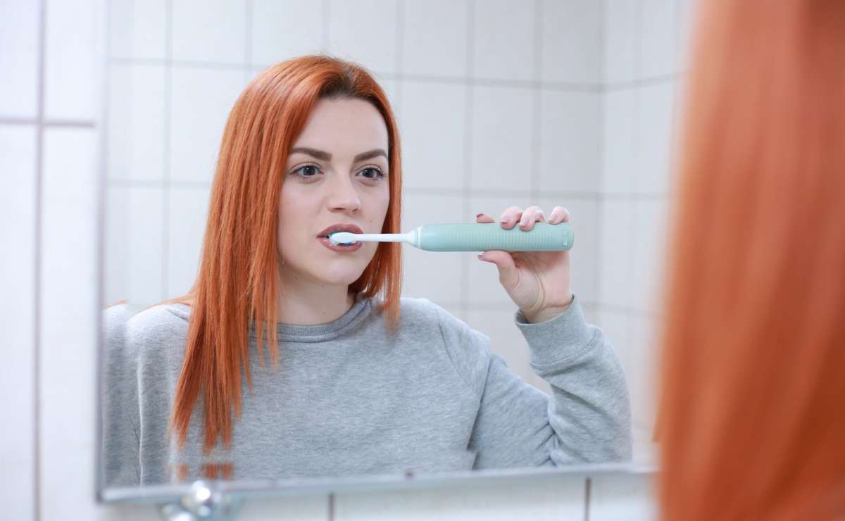 cepillarte los dientes antes de lavarte la cara