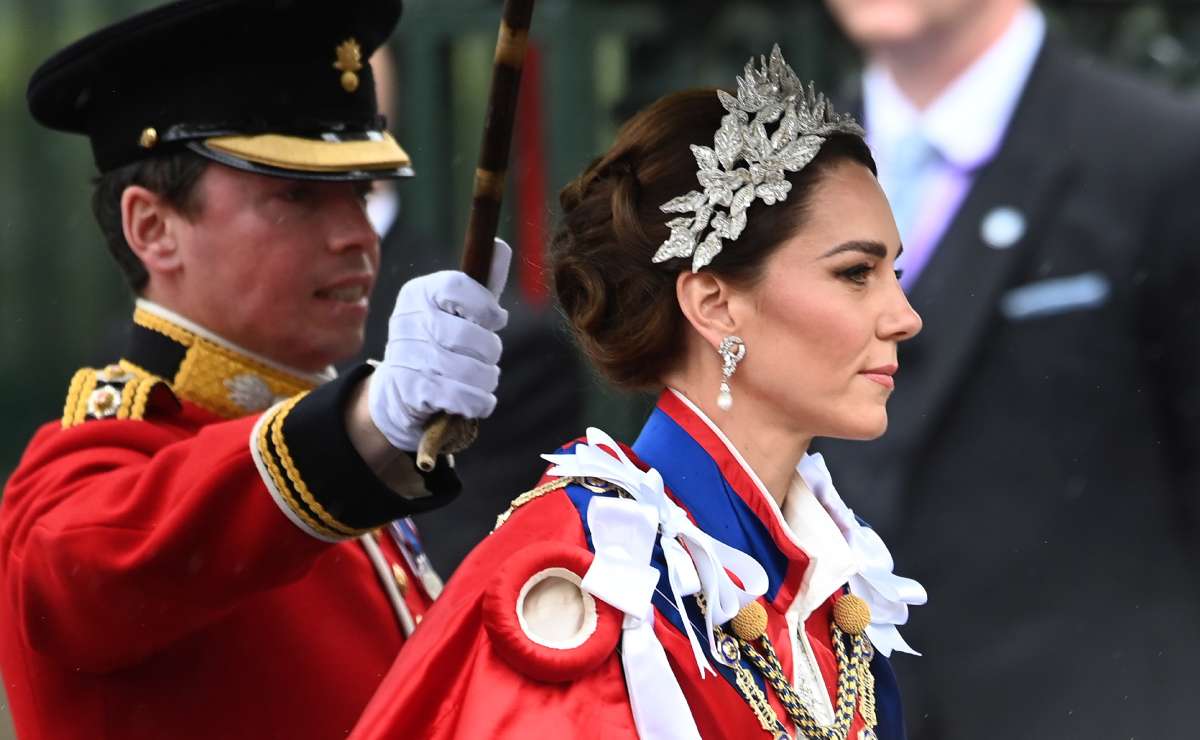 Por qué Kate Middleton no usó una tiara en la coronación