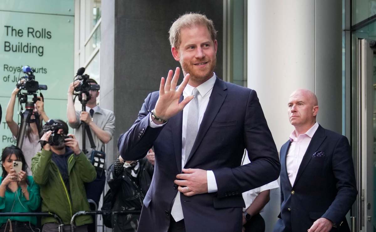 En viaje relámpago a Londres, ¿príncipe Harry vio a su familia?