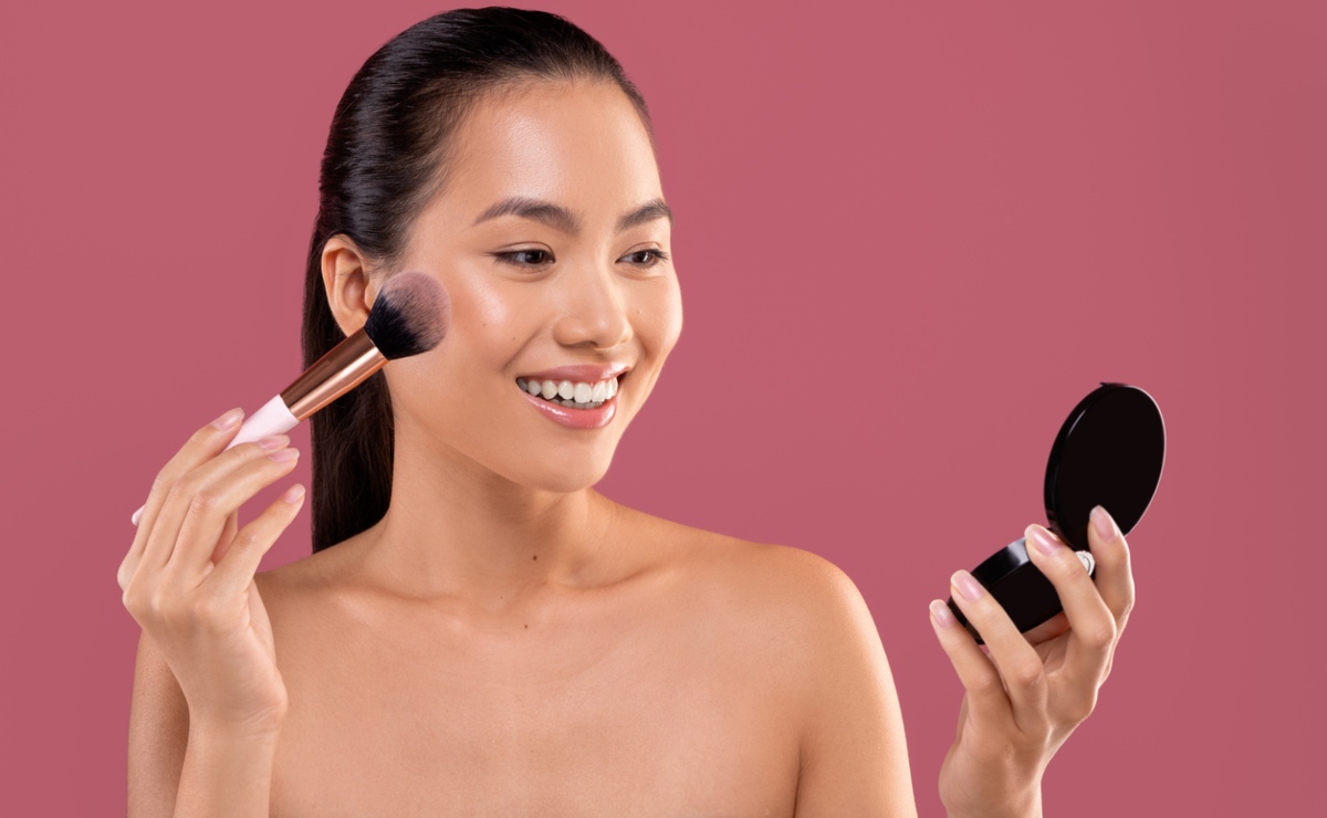 Cómo aplicar correctamente el blush según la forma de tu rostro