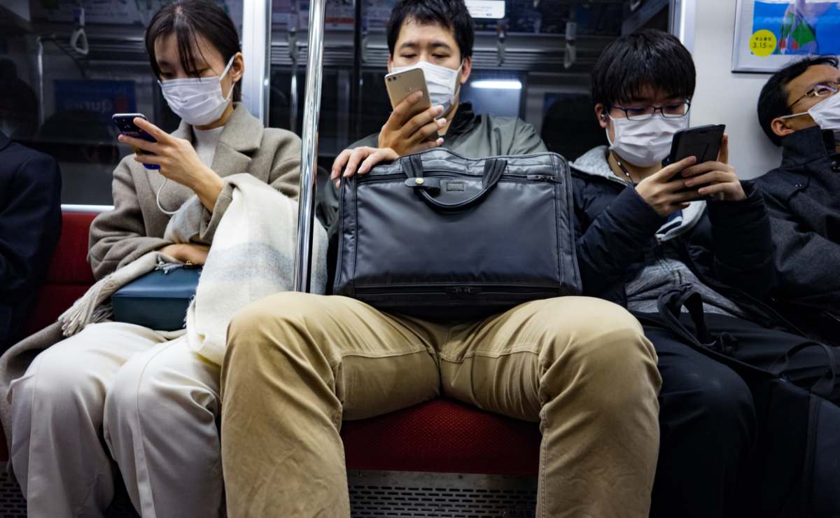 ‘Manspreading’, un micromachismo en el transporte público