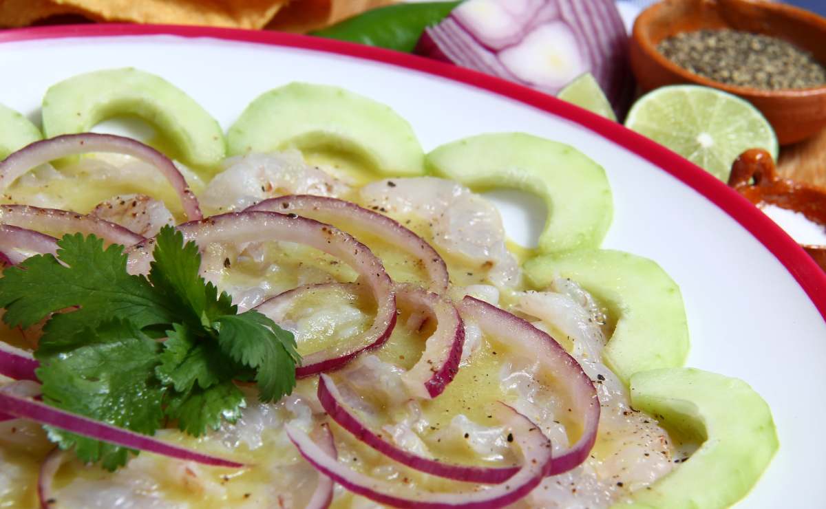 Qué es el aguachile y cómo prepararlo en casa