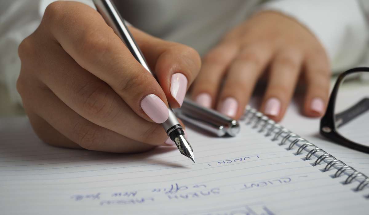 Cuáles son los beneficios de ponerte a escribir a mano