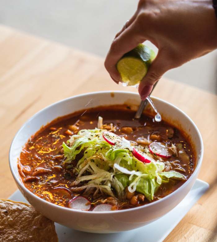 Cuántas calorías tiene un plato de pozole