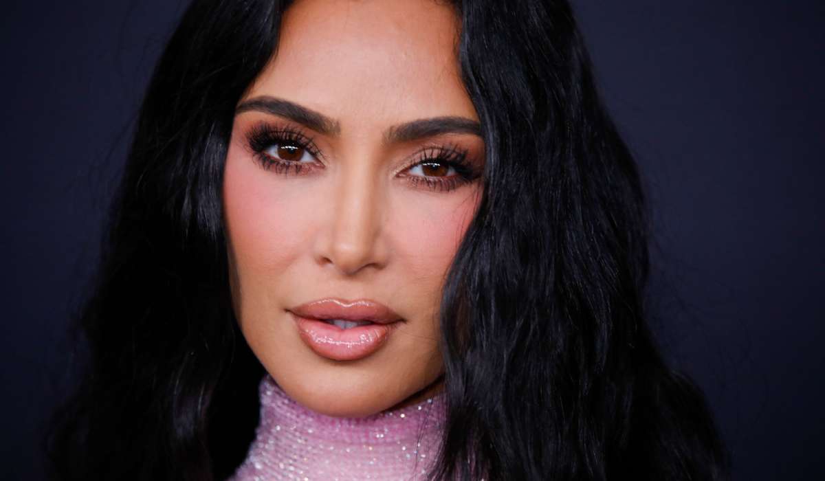 Kim Kardashian se une al furor por las sirenas