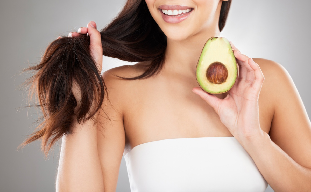 5 alimentos que te ayudarán a mejorar la salud de tu cabellera