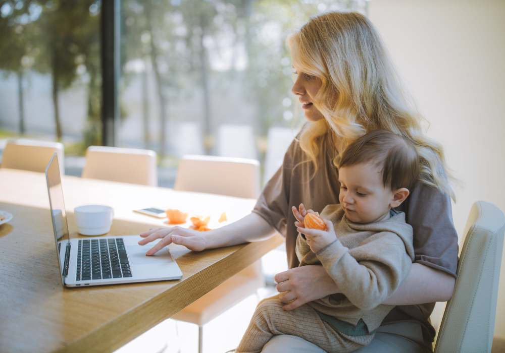 Qué es la romantización de la maternidad