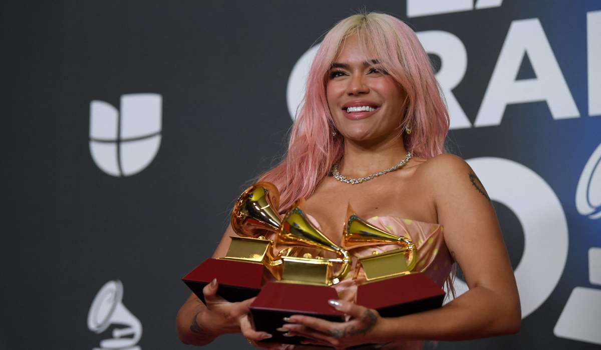Karol G y Shakira, máximas triunfadoras en los Latin Grammy