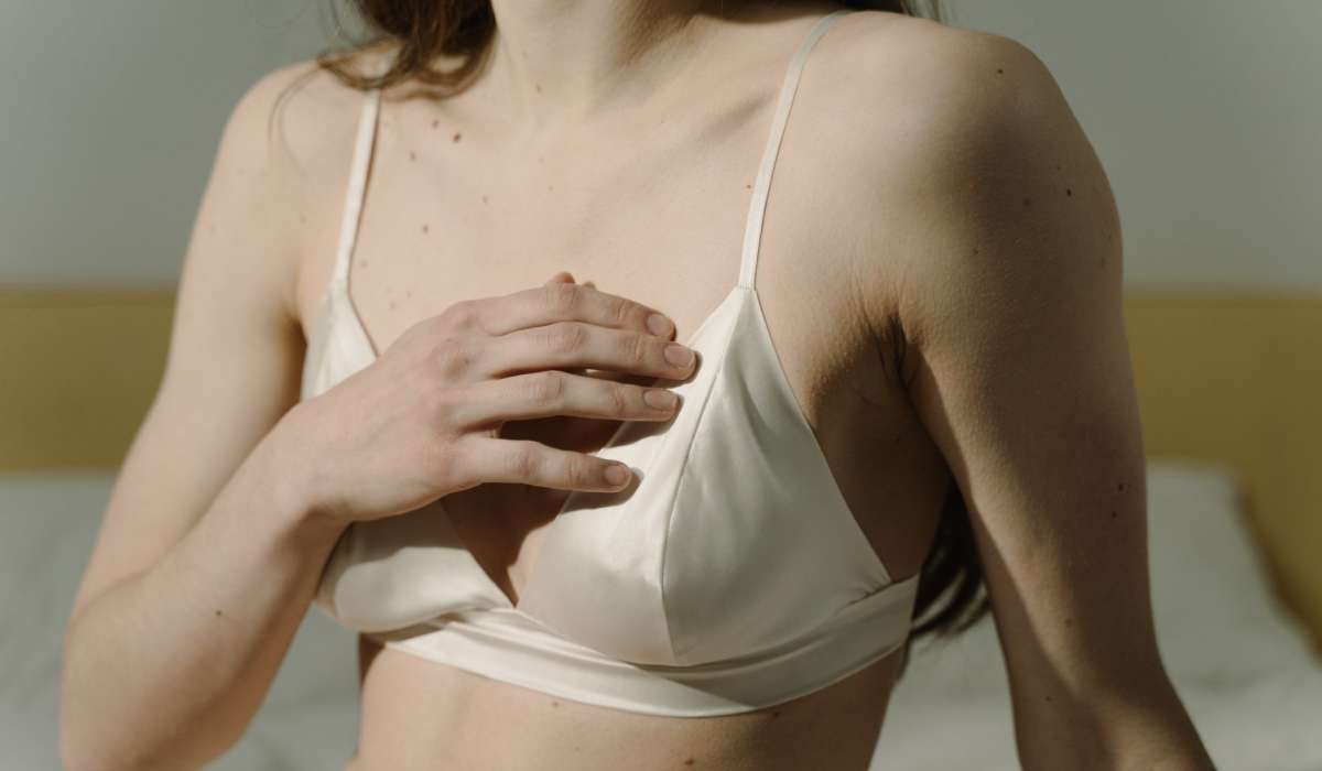 Por qué te duelen los senos antes de la menstruación