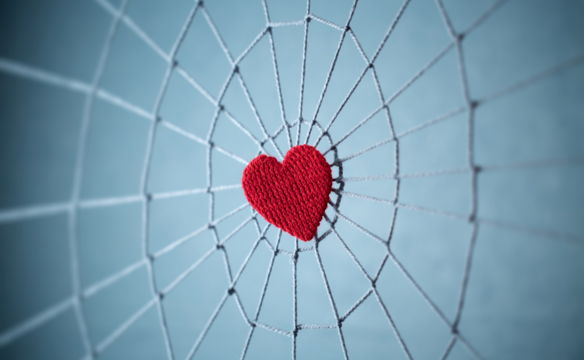 ‘Spider webbing’, la táctica de manipulación en relaciones de pareja
