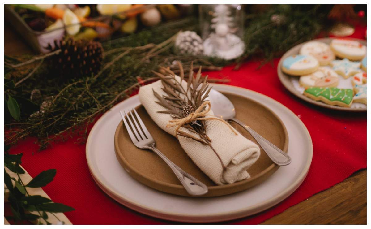 Lúcete con tus invitadas: cómo decorar tu mesa de navidad