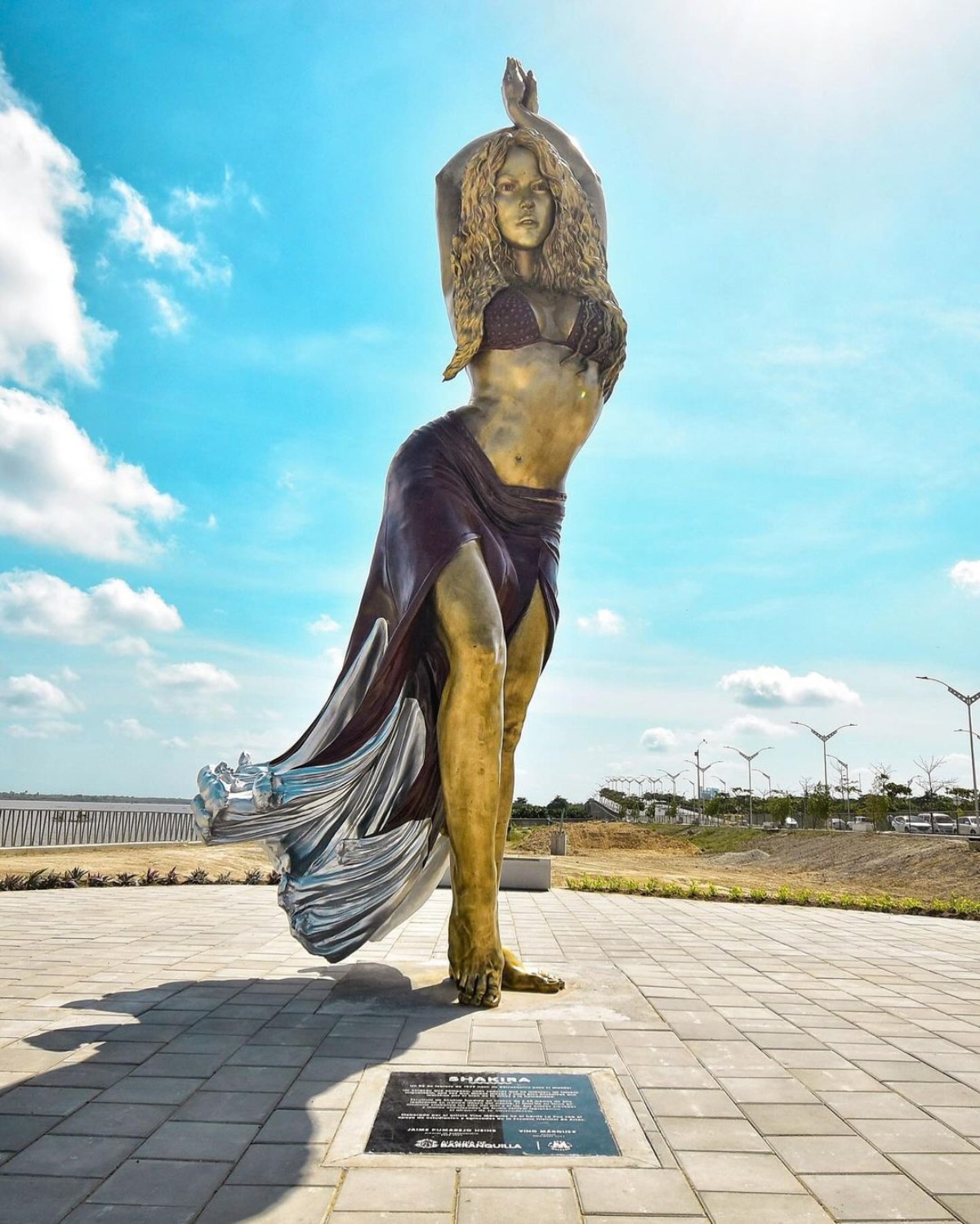 estatua de Shakira