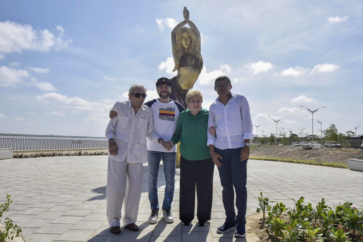 estatua de Shakira