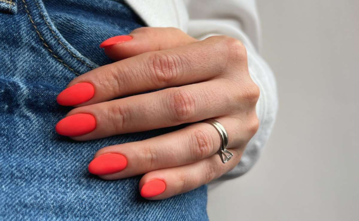 Los mejores tonos de uñas para quienes tienen piel cálida