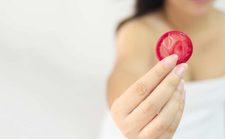 Mujer: qué hacer si se rompe el condón