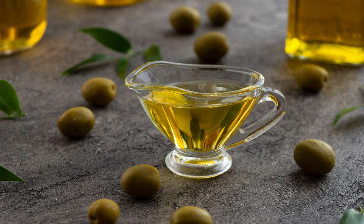 Aceite de oliva para las uñas